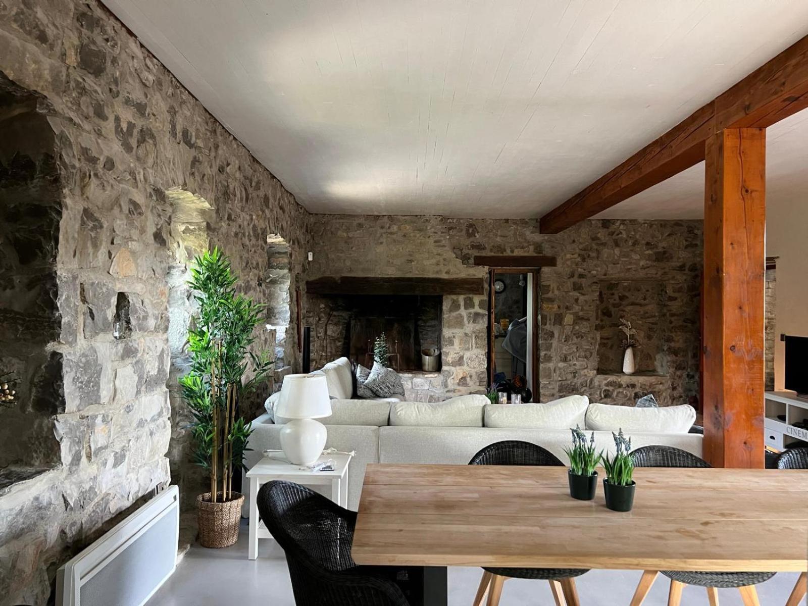 Luxurious Family House With Pool In Ardeche. Villa Les Vans Bagian luar foto